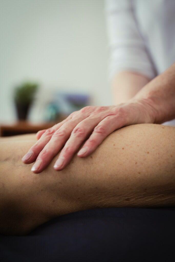 Ateliers massage rythmique. Marie-Laure Tulasne, ergothérapeute et art thérapeute dans l'Yonne, Avallon, Dijon.